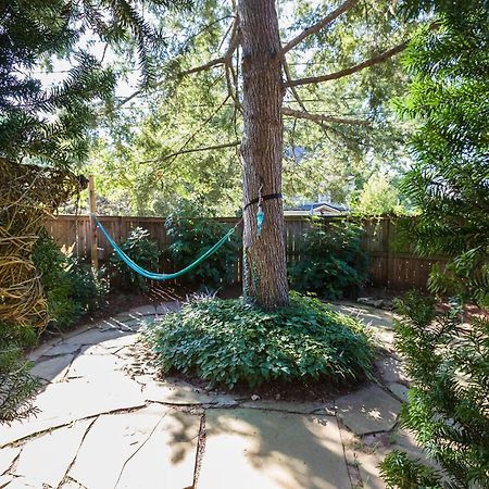 ホテル West Park Gardens カルペパー エクステリア 写真